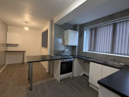 2 bedroom semi-detached house to rent - Photo 3