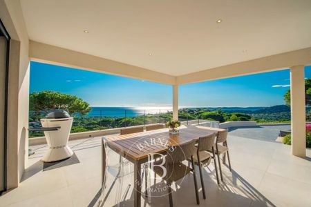 LOCATION SAISONNIÈRE - GOLFE DE SAINT-TROPEZ/SAINTE-MAXIME - VILLA CONTEMPORAINE - VUE MER - PISCINE - GARAGE - Photo 3