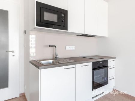Pronájem bytu 1+kk 32 m2 - Fotografie 3
