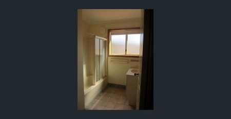 4 Bedroom home - Photo 5