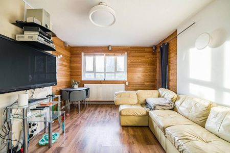 3 bedroom flat to rent - Photo 3