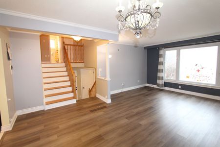 For Lease - 8 Meadowland Avenue Unit# Entire House, Barrie, Ontario - Photo 3