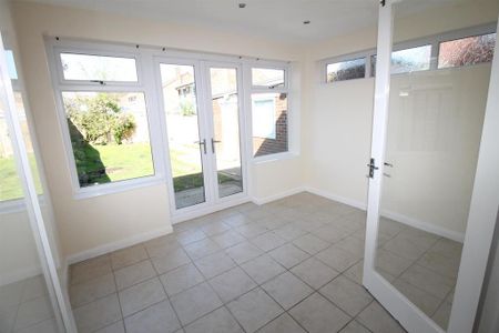3 bedroom semi-detached house to rent - Photo 4