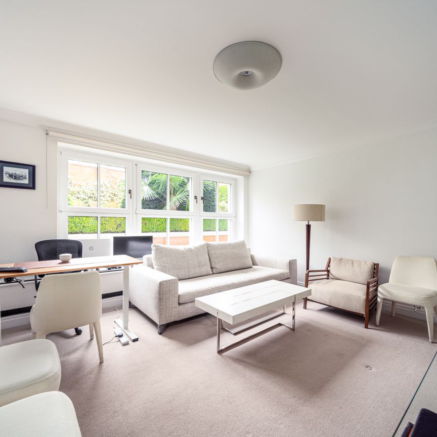 Traditional townhouse in the heart of Kensington - Photo 1