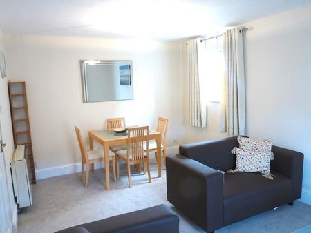 2 bedroom flat to rent - Photo 3