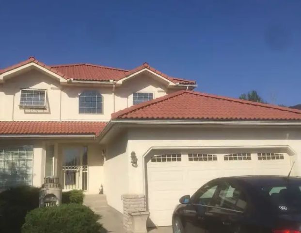 Fully Furnished Executive 5 bedrooms with walkout basement house (15min to DT) | 146 Diamond Drive Southeast, Calgary - Photo 1