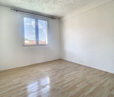 Appartement 3 pièces 57m2 MARSEILLE 14EME 750 euros - Photo 5