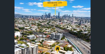 New kitchen and bathroom - Just 280m to Buranda busway station - Photo 3