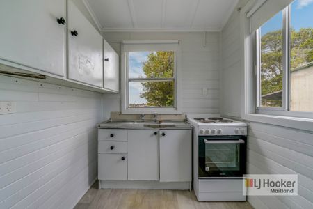 IDEALLY LOCATED!! - Photo 5