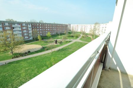 3-Raum-Wohnung mit Balkon! *komplett saniert* - Photo 3