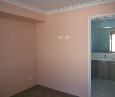 Extra Special - Photo 3