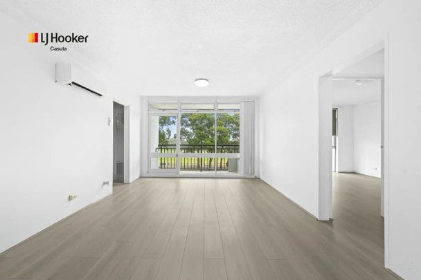 “Bright & Modern 2 Bedroom Apartment” - Photo 1