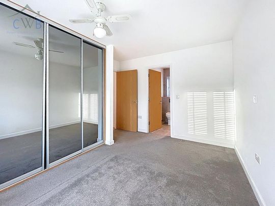 2 bedroom coach house to rent - Photo 1