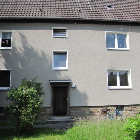 günstige Single-Wohnung mit modernisiertem Duschbad - Photo 1