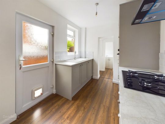 2 bedroom Terraced House to rent - Photo 1