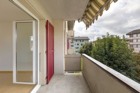 "Feel at Home Easily" - Photo 2