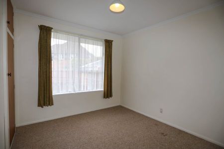 Warm Sunny Home - Photo 3
