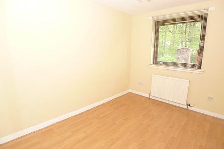 Property to let in Kirkcaldy - Photo 2