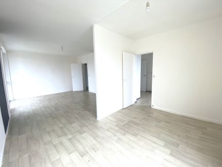 - MOURENX - CENTRE VILLE - APPARTEMENT T4 de 86 m2 - TRAVERSANT - - Photo 2