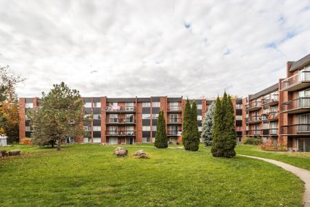 5025 Boul. des Sources, Montréal - Photo 3