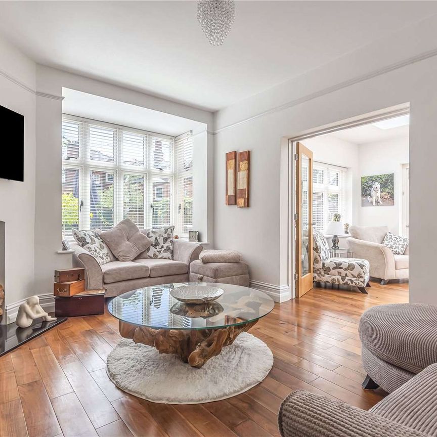 A beautifully presented detached home in the heart of Sevenoaks - Photo 1