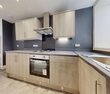 Ground Floor Flat, Railway Road, Darwen BB3 2RJ - Photo 4