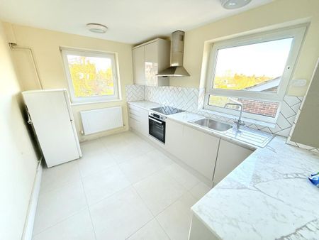 2 bedroom flat to rent - Photo 3