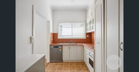 15 Urana Street, Turvey Park NSW 2650 - Photo 5