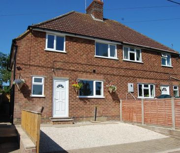 3 bedroom semi-detached house to rent - Photo 4