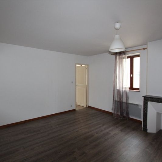 Location Appartement 2 pièces 40m² LA CHARITE SUR LOIRE 58400 - Photo 1