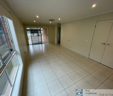 11 Willowtree Drive, Pakenham - Photo 1