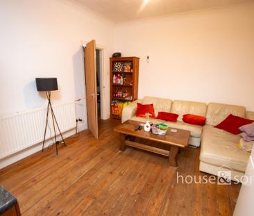 5 bedroom detached house to rent - Photo 2