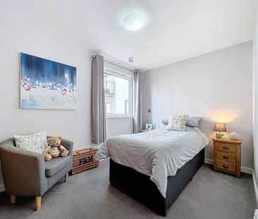 2 bed apartment to rent in Watkiss Way, Cardiff, CF11 - Photo 1
