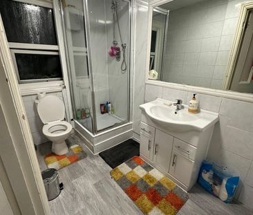 Room in a Shared Flat, Kilburn High Road, NW6 - Photo 6