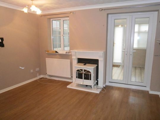 2 bedroom terraced house to rent - Photo 1