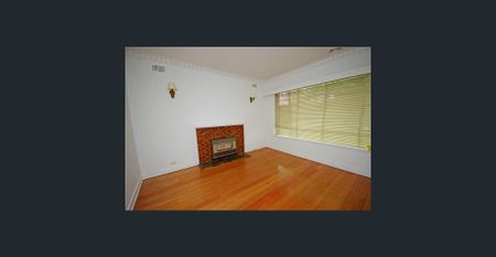 FAMILY HOME WITH DUCTED COOLING AND HEATING - Photo 5