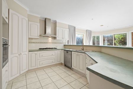 SOPHISTICATION, STYLE, AND EXCEPTIONAL SPACE - Photo 3