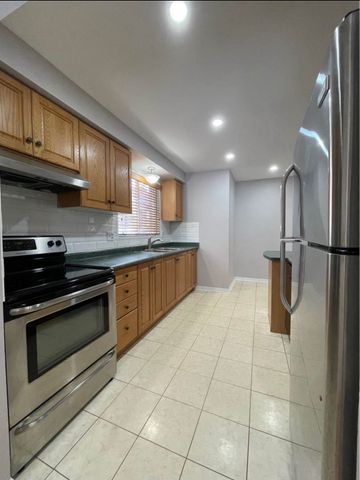 For Lease - 3 Blossom Avenue Unit# UPPER UNIT, Brampton, Ontario - Photo 3