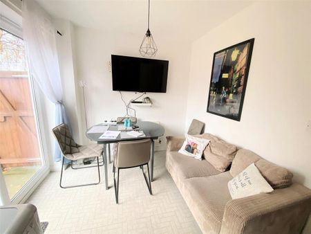 3 bedroom townhouse to rent - Photo 2