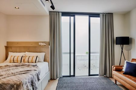 Studio Courtyard - Photo 4