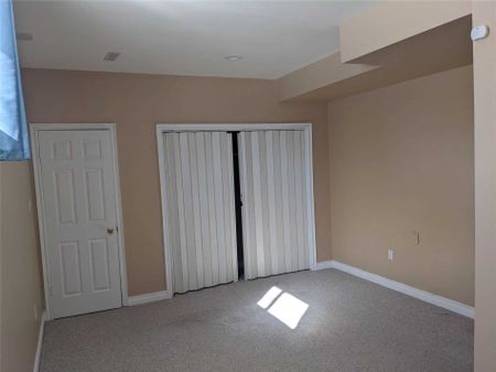 For Lease - 132 Old Surrey Lane Unit# Lower, Richmond Hill, Ontario - Photo 5