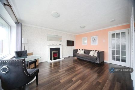 2 bedroom maisonette to rent - Photo 2