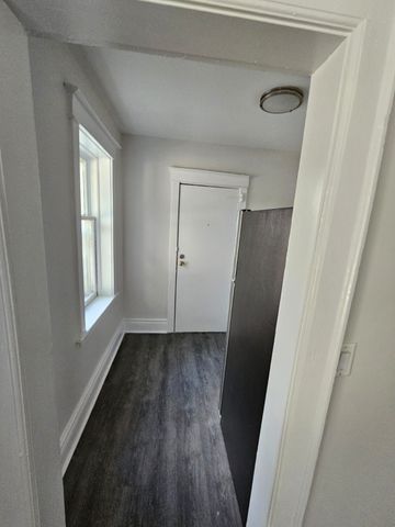 For Lease - 983 Main Street Unit# 1, Hamilton, Ontario - Photo 3