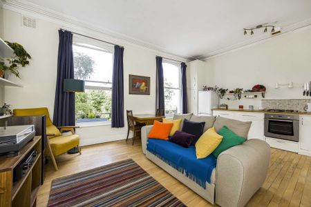 Price £2,300 pcm - Available 17/02/2026 - Furnished - Photo 3