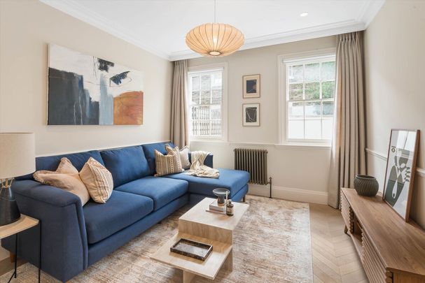A beautifully presented three bedroom house to rent in the heart of Belgravia, SW1. - Photo 1