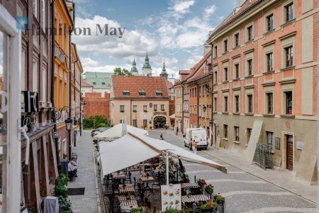 Uroczy dwupokojowy apartament na Starym Mieście z pięknym widokiem na Starówkę - Zdjęcie 3