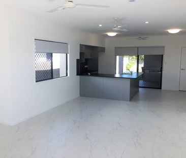 STUNNING 4 BEDROOM 2 BATHROOM HOME IN IDALIA - Photo 1