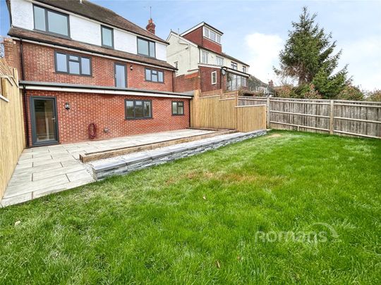 5 bedroom house to rent - Photo 1