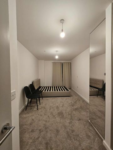 1 Bed Flat, Teal Point, IG11 - Photo 2