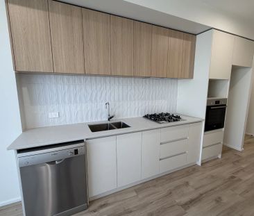 Brand New Studio Apartment in Victoria Tower - Photo 1